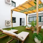 C30 Deluxe Studio With Terrace Into Cathedral Square Daire