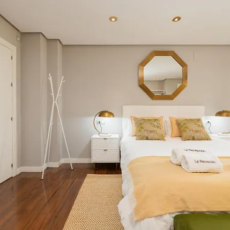C30 Deluxe Studio With Terrace Into Cathedral Square * Malaga