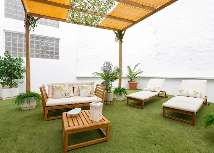 C30 Deluxe Studio With Terrace Into Cathedral Square *