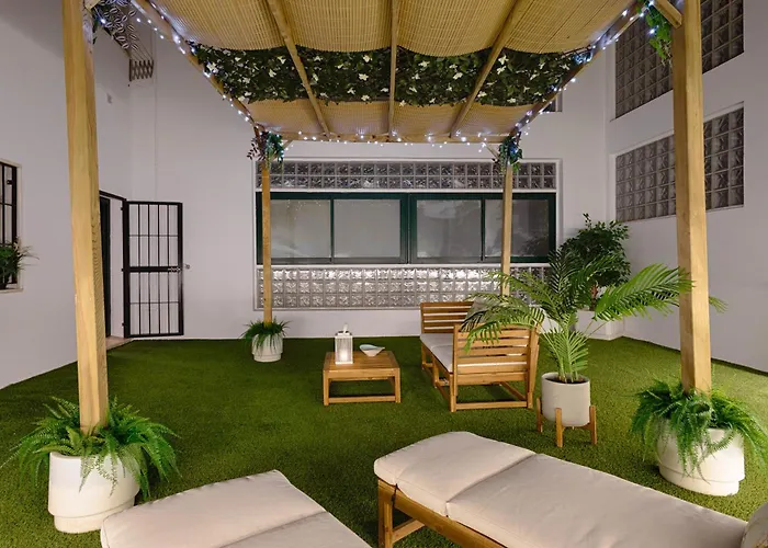C30 Deluxe Studio With Terrace Into Cathedral Square *